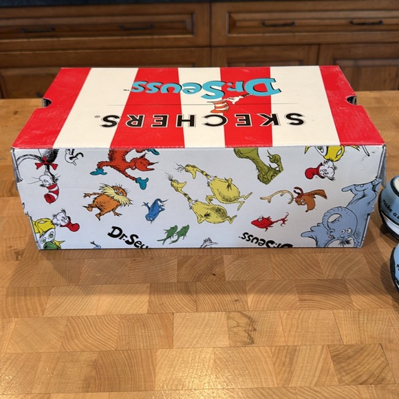 Skechers, Dr. Seuss, Women’s 7.5, New in Box - Picture 8 of 12